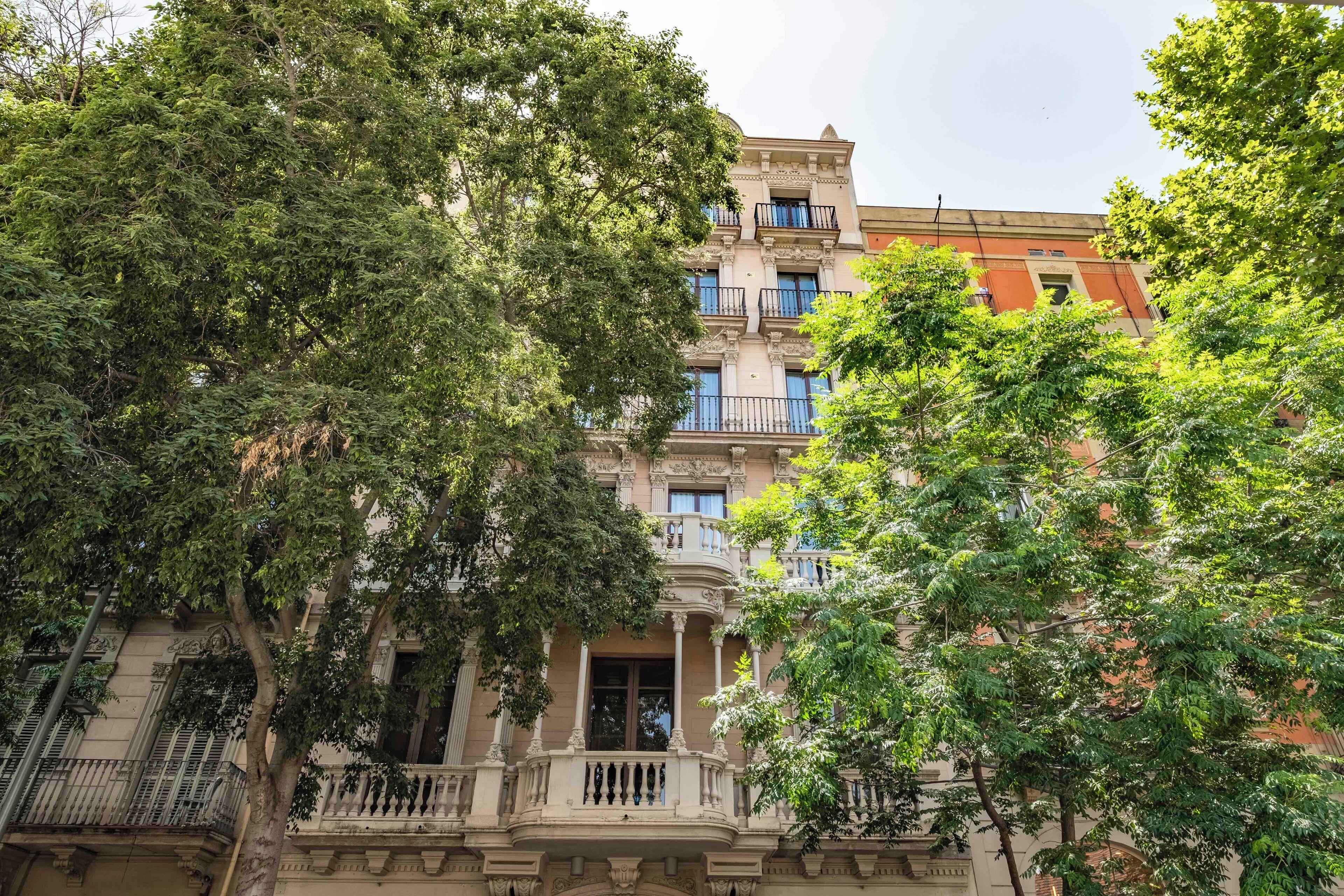 Aspasios Market Balconies Apartments — Photos 1